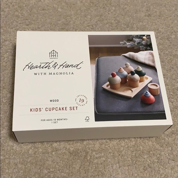 Hearth & Hand Toys Hearth And Hand Magnolia Wooden Cupcake Set Nib